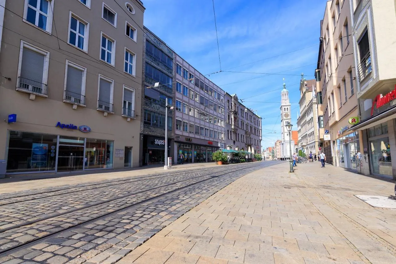 Global Living - Design Apartment I Rathausplatz I Kitchen I アウグスブルク ドイツ