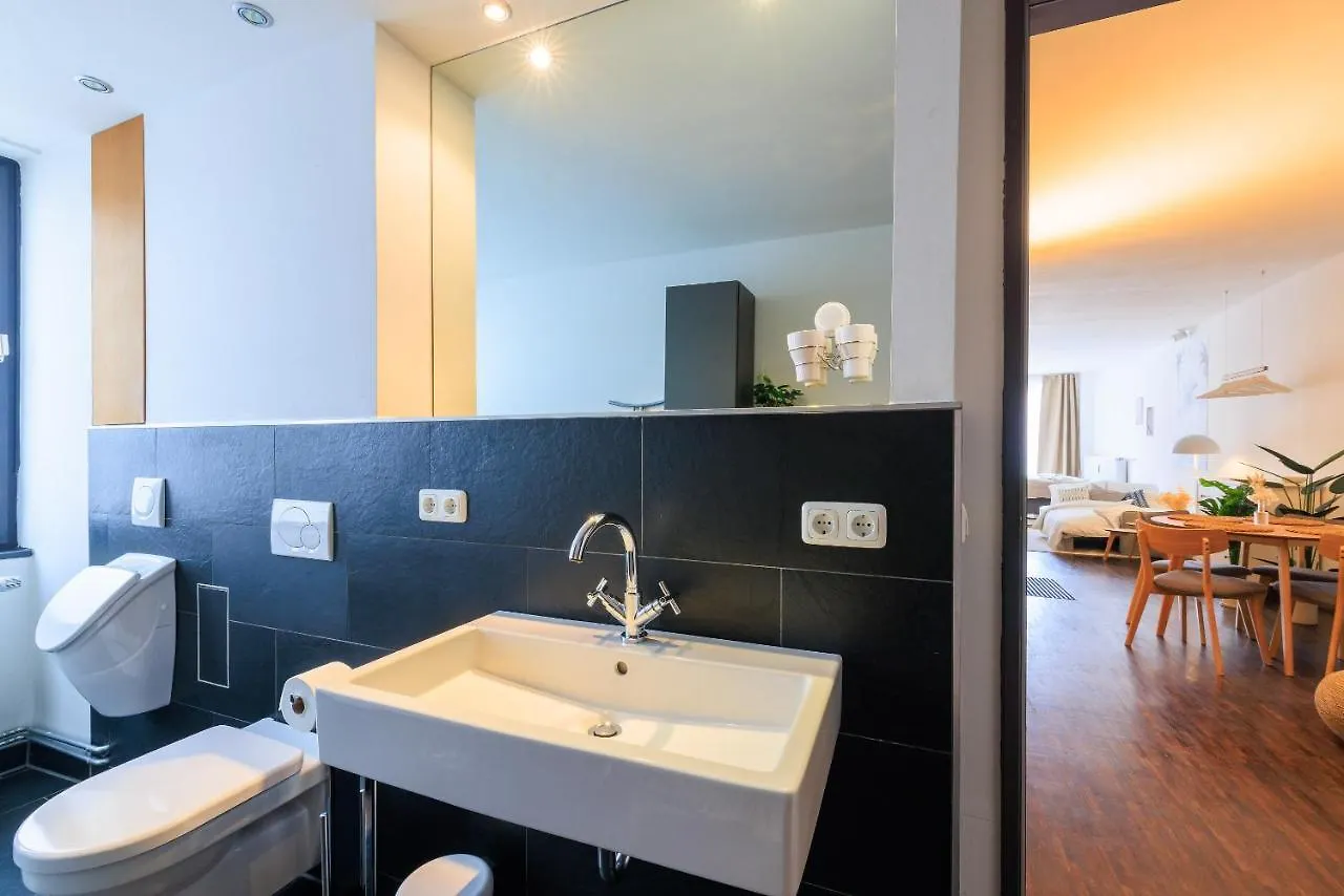 Global Living - Design Apartment I Rathausplatz I Kitchen I アウグスブルク