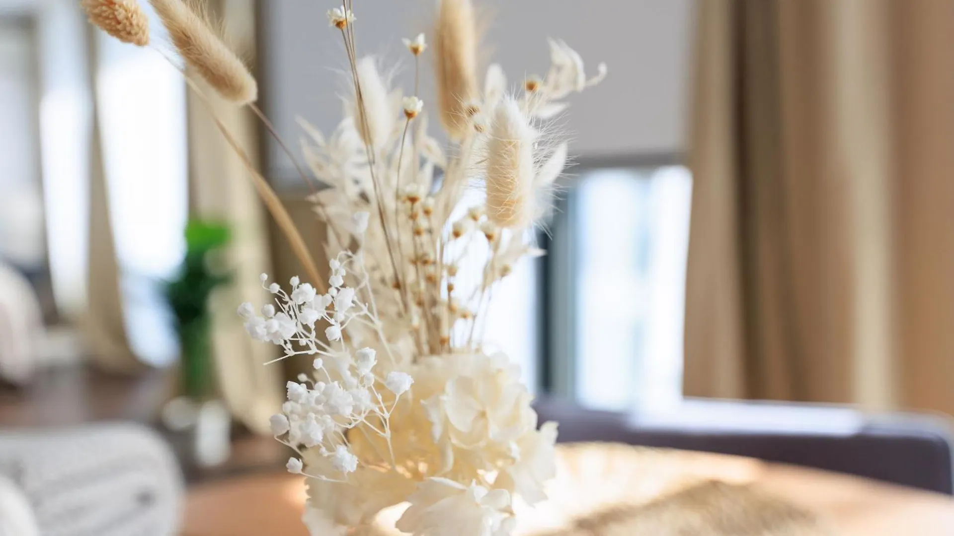 Global Living - Design Apartment I Rathausplatz I Kitchen I アウグスブルク ドイツ